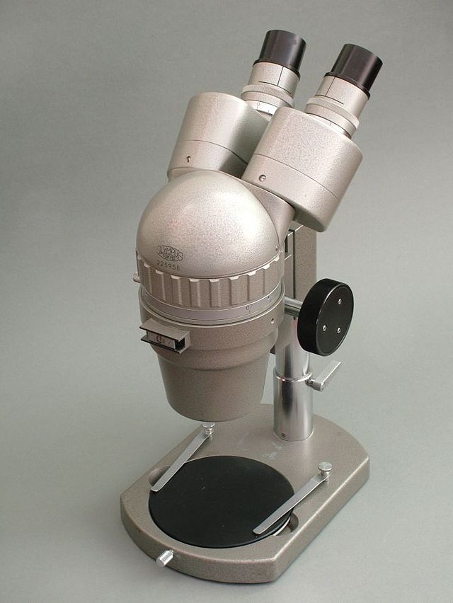 Microscope